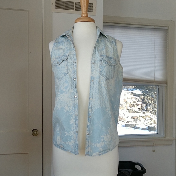 Mudd Cotton Sleeveless Top With Snap Buttons Size Small - Picture 2 of 8